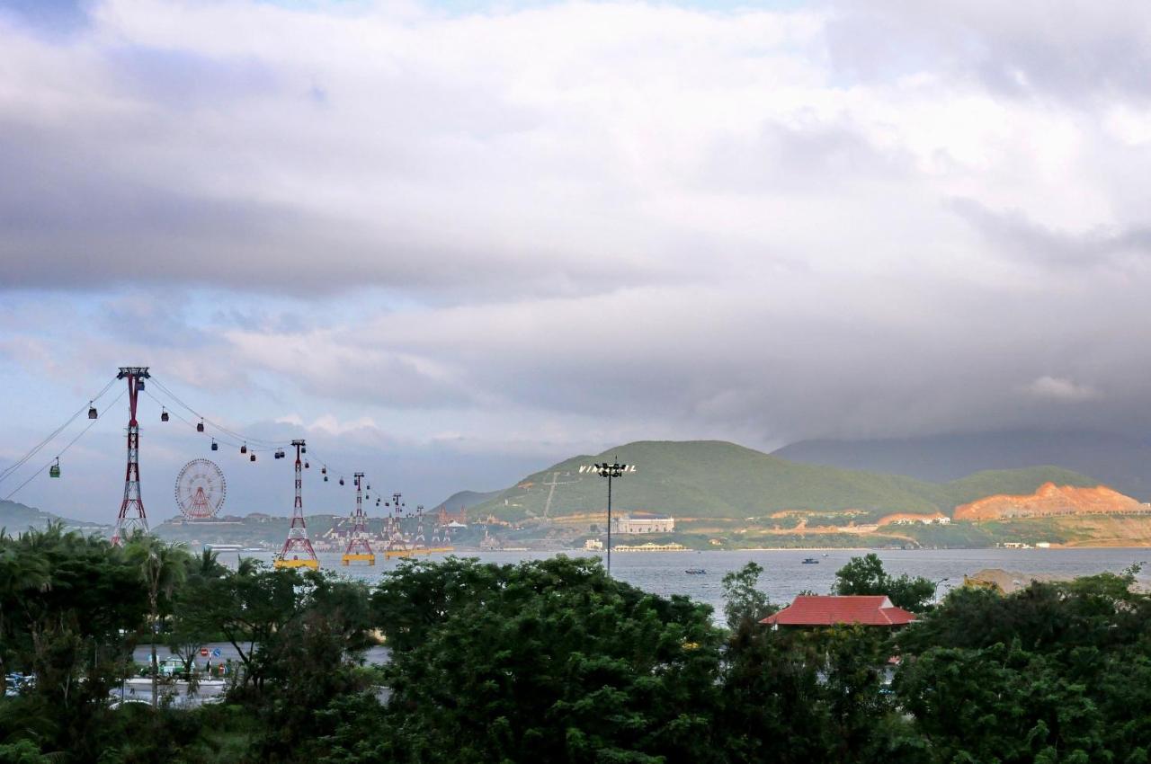 Crown Nguyen Hoang Hotel Nha Trang Dış mekan fotoğraf