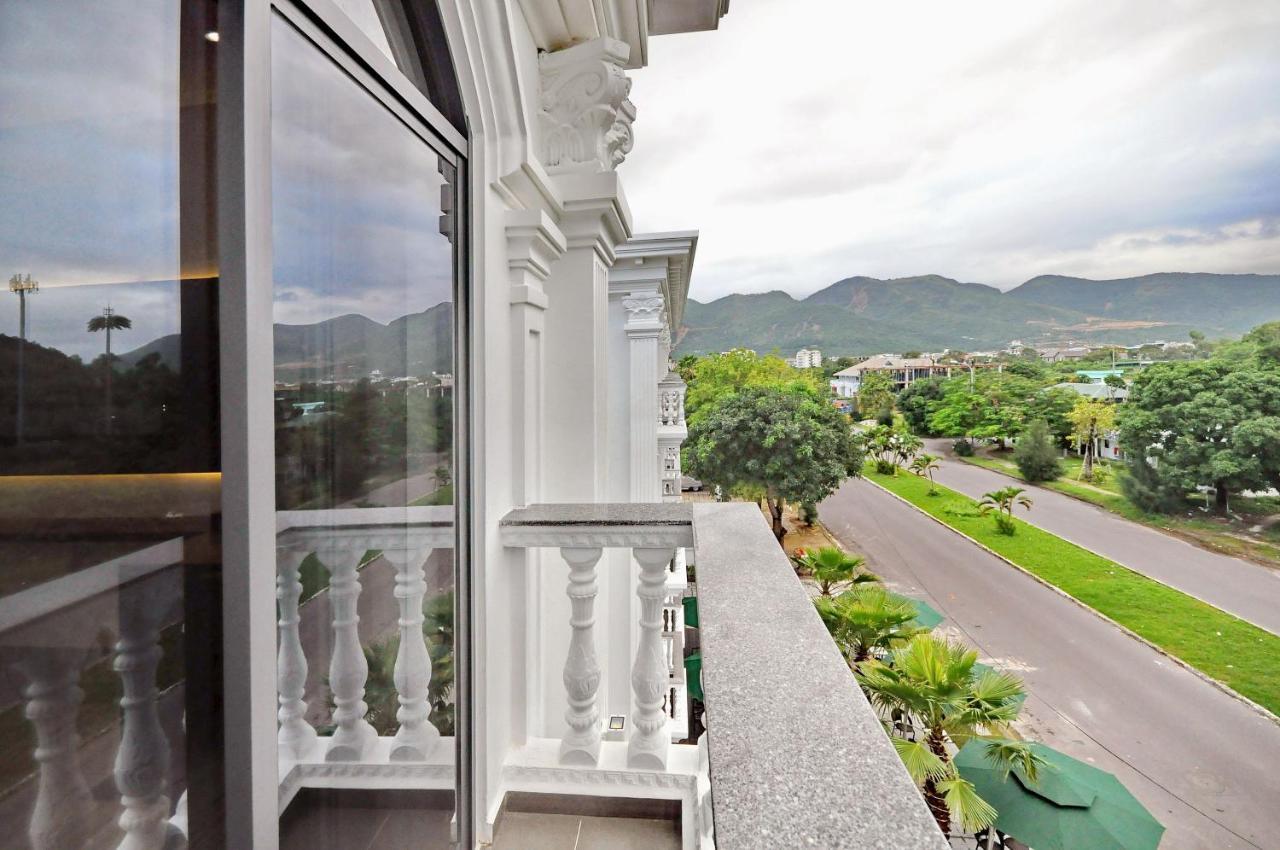 Crown Nguyen Hoang Hotel Nha Trang Dış mekan fotoğraf