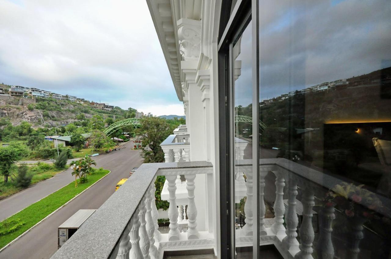 Crown Nguyen Hoang Hotel Nha Trang Dış mekan fotoğraf
